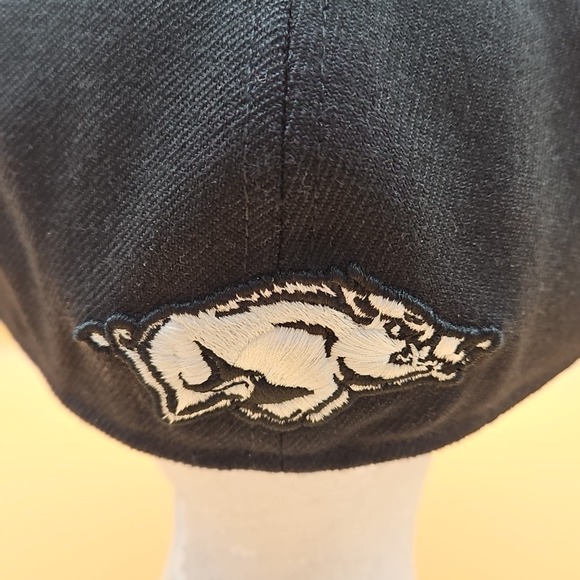 Arkansas Razorbacks Hat Cap New Era Fitted Size 7 1/4 Throwback A Logo NCAA SEC - Picture 6 of 10